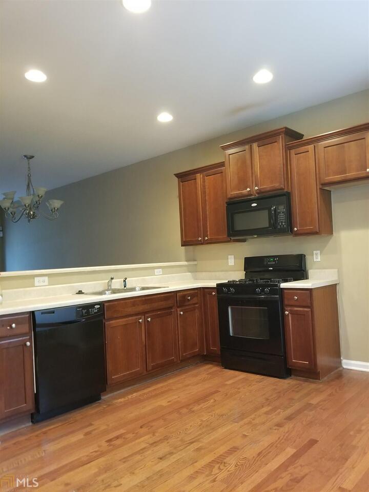 3616 Utoy Drive Southwest Atlanta, GA 30331 - Photo 7 of 36