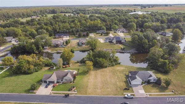 $39,900 | 2812 Scenic Lake Drive, New Athens, IL 62264