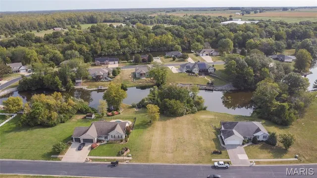 $39,900 | 2812 Scenic Lake Drive, New Athens, IL 62264