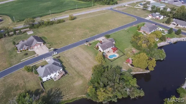 $39,900 | 2812 Scenic Lake Drive, New Athens, IL 62264