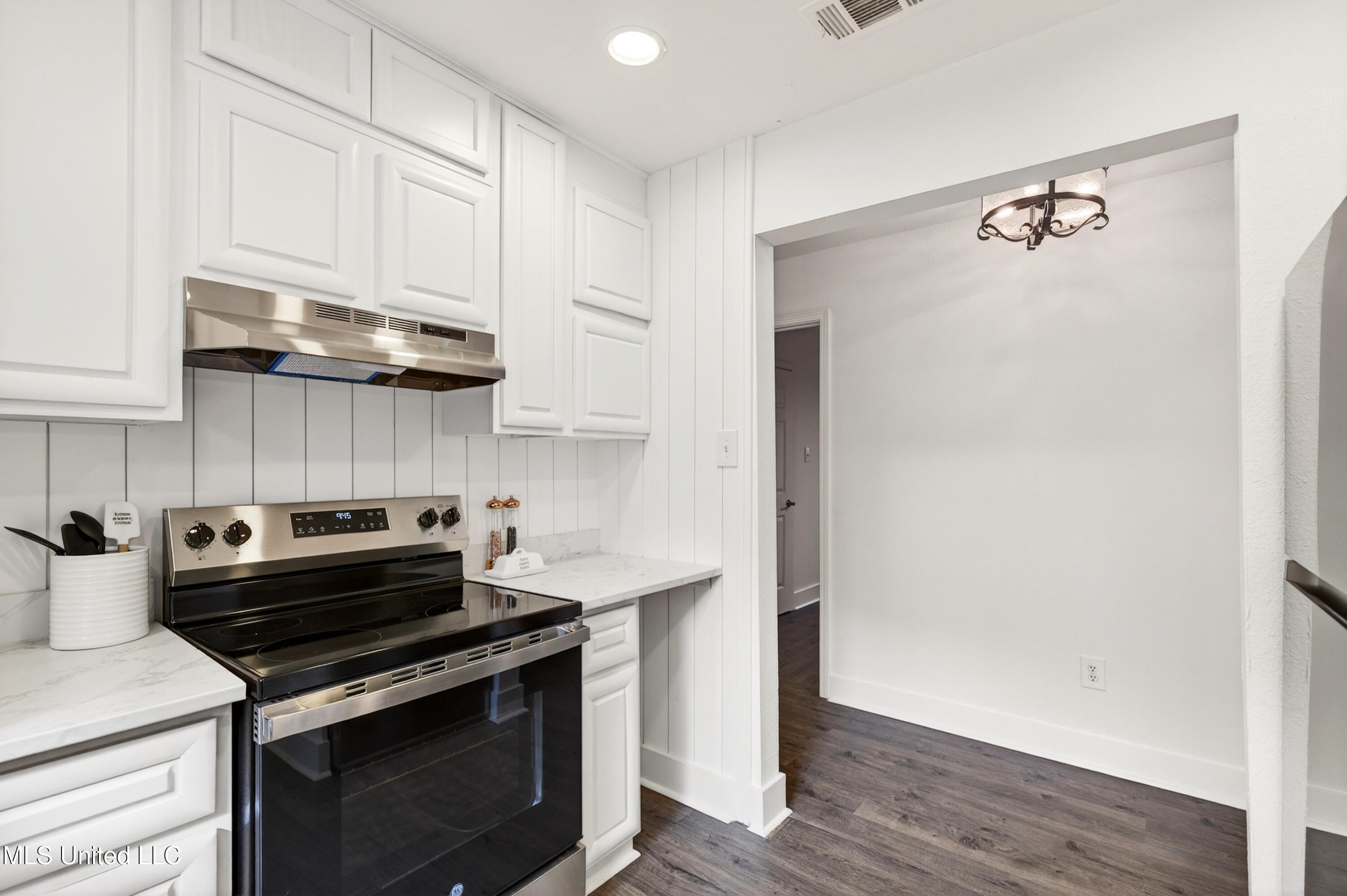 5308 Center Street Ocean Springs, MS 39564 - Photo 15 of 35 5308CenterSt.-18