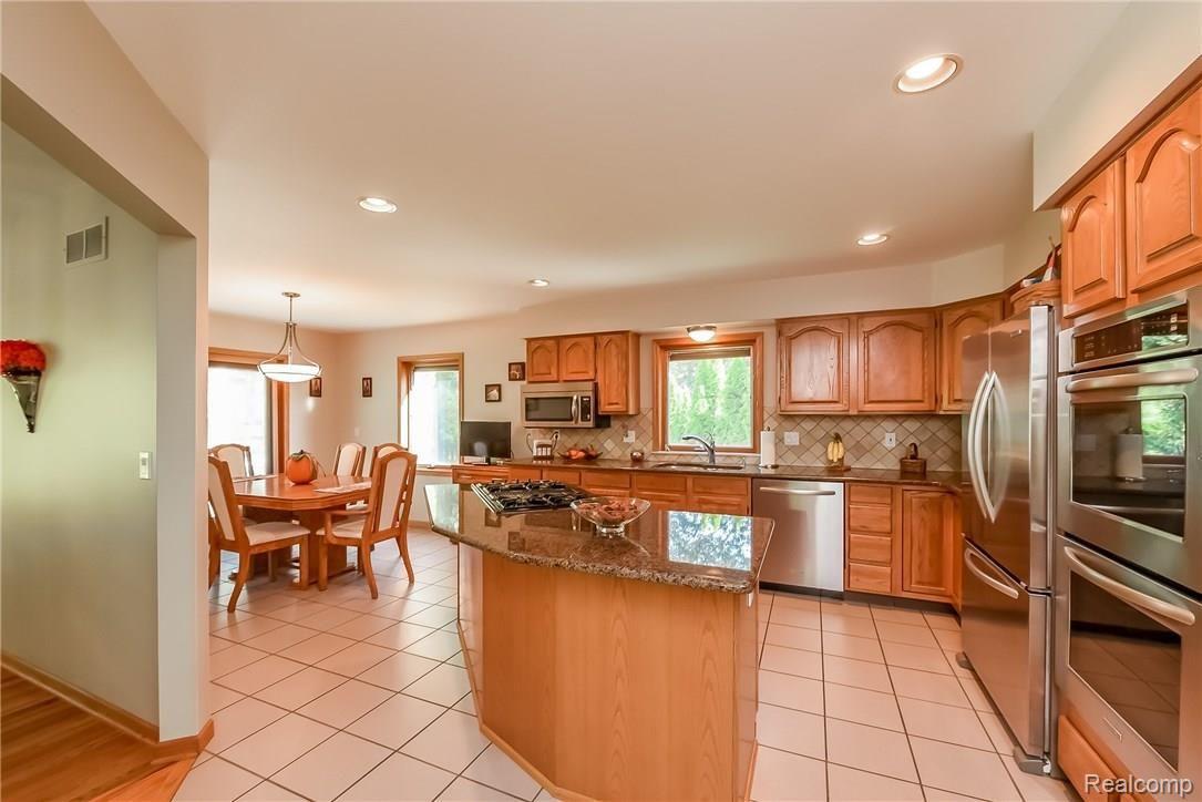 36140 Hardenburg Road Farmington, MI 48331 - Photo 42 of 69 0060.jpg