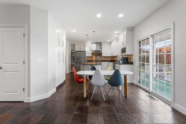 $669,000 | 1805 Mullikin Drive, Champaign, IL 61822