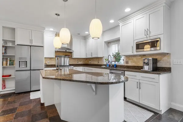 $669,000 | 1805 Mullikin Drive, Champaign, IL 61822