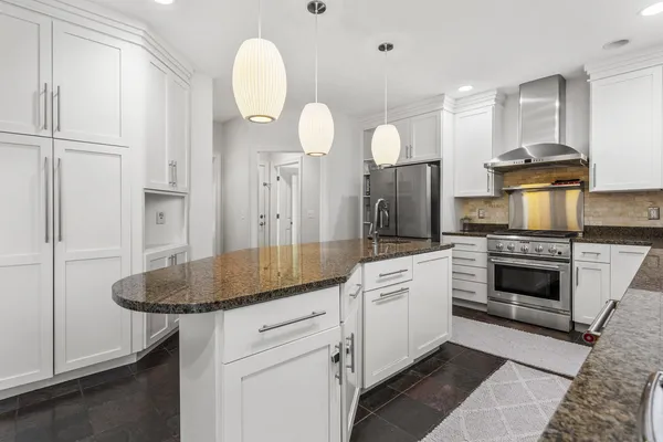 $669,000 | 1805 Mullikin Drive, Champaign, IL 61822