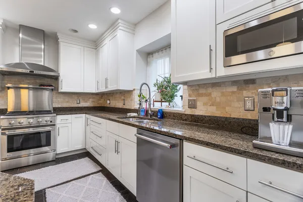 $669,000 | 1805 Mullikin Drive, Champaign, IL 61822