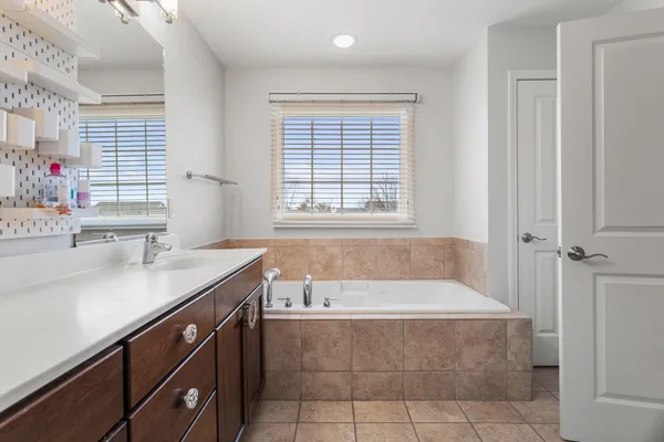 $669,000 | 1805 Mullikin Drive, Champaign, IL 61822