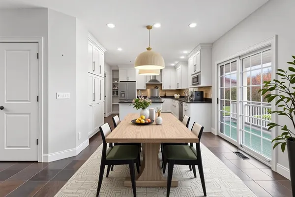 $669,000 | 1805 Mullikin Drive, Champaign, IL 61822