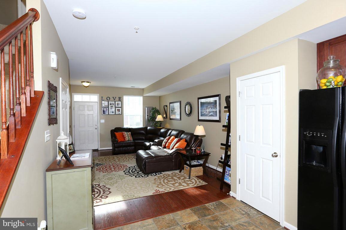 646 Tivoli Road Frederick, MD 21703 - Photo 5 of 26 Living Room