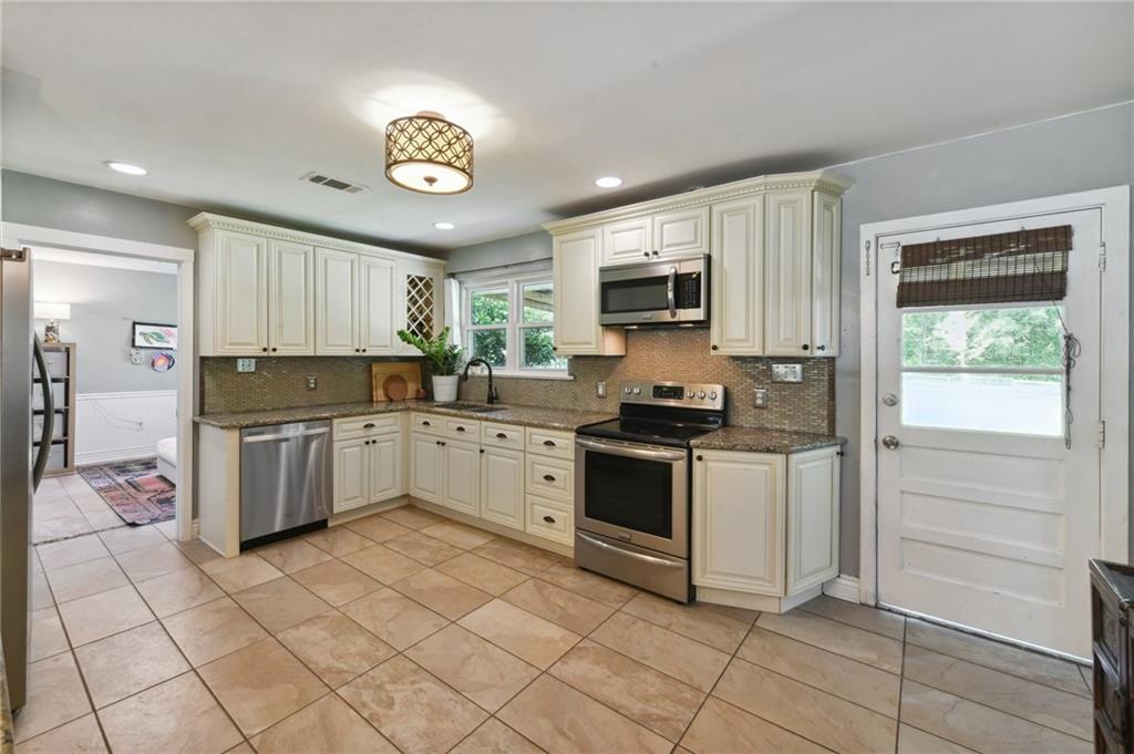 21064 Firetower Road Mandeville, LA 70471 - Photo 11 of 25 Gallery Image 11