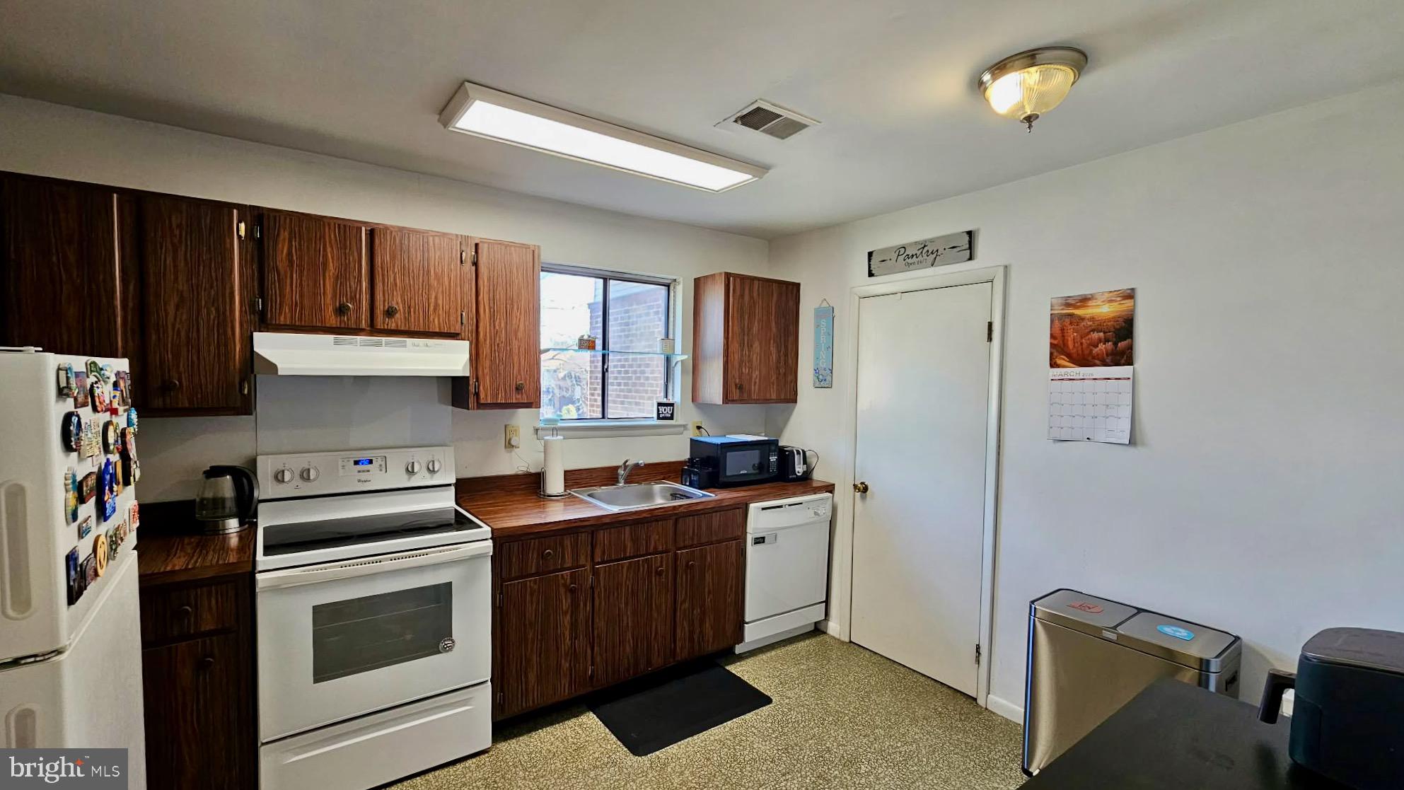 1475 Mt Holly Road, Unit B5 Beverly, NJ 08010 - Photo 7 of 23 Kitchen with Large Pantry & Room for small table