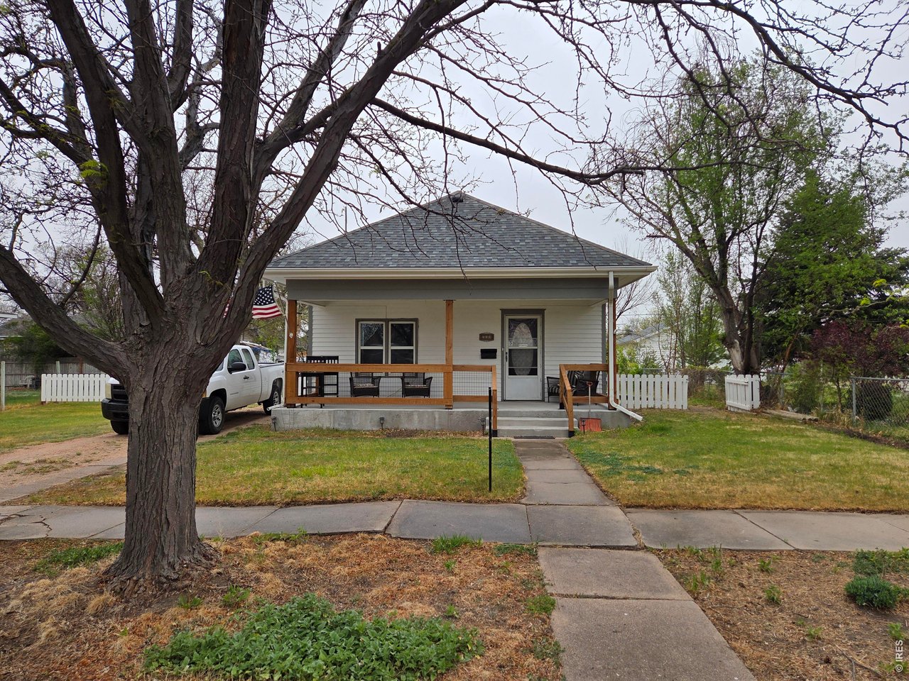 533 Main Avenue Akron, CO 80720 - Photo 11 of 11 front view of a house with a yard
