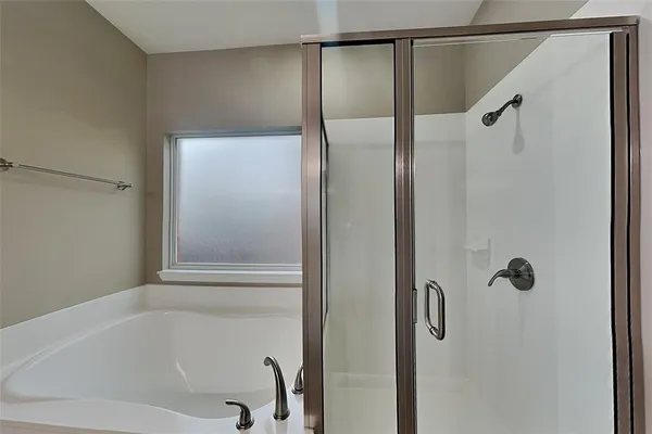 $2,150 | 900 Pebble Creek Drive, Burleson, TX 76028