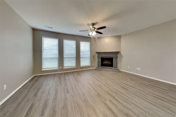 $2,150 | 900 Pebble Creek Drive, Burleson, TX 76028