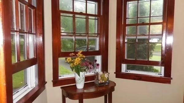 $1,900 | 46 Chestnut Street, East Longmeadow, MA 01028