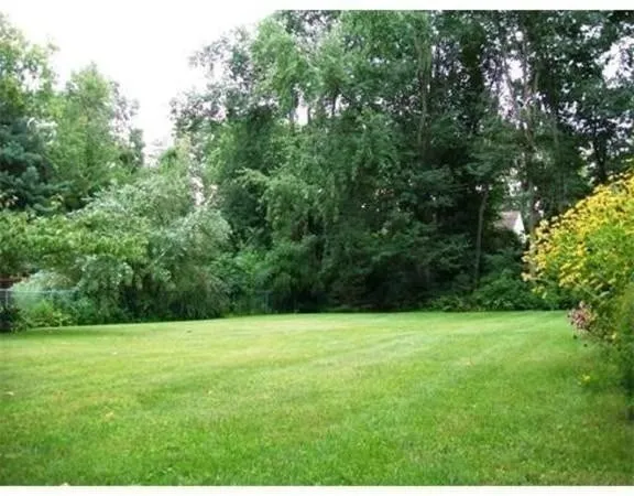 $1,900 | 46 Chestnut Street, East Longmeadow, MA 01028