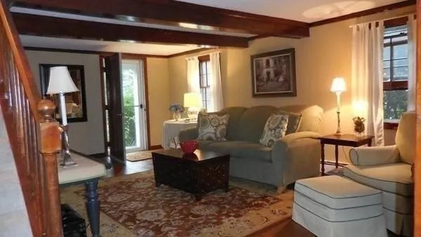 $1,900 | 46 Chestnut Street, East Longmeadow, MA 01028