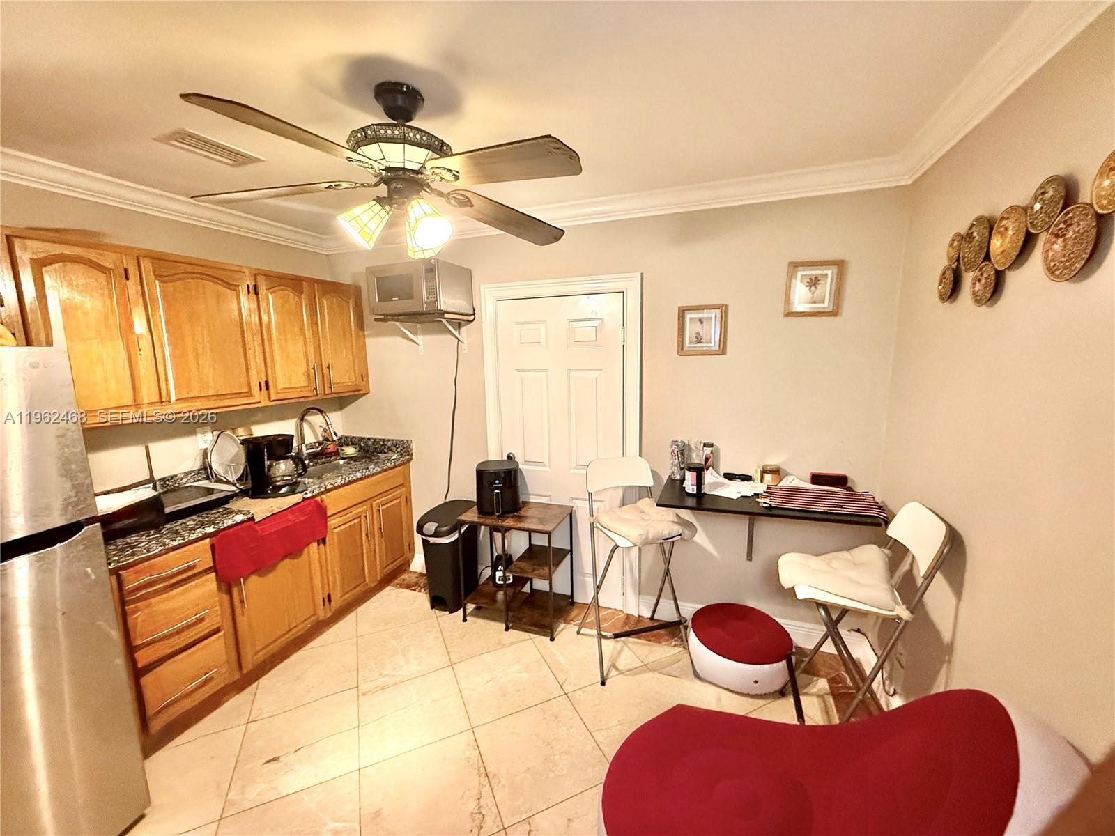 300 Southwest 71st Avenue Miami, FL 33144 - Photo 11 of 17