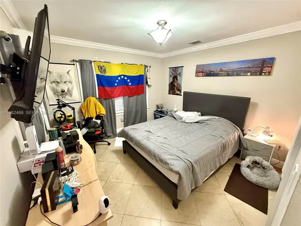 $775,000 | 300 Southwest 71st Avenue, Miami, FL 33144