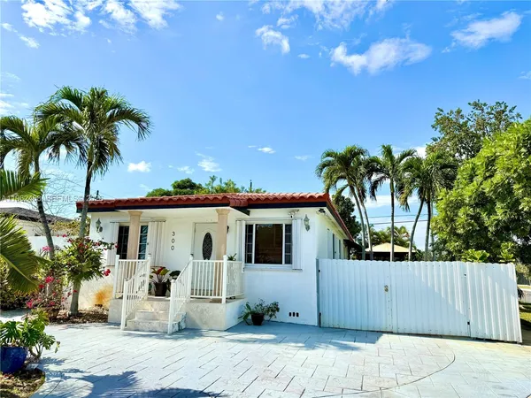 $775,000 | 300 Southwest 71st Avenue, Miami, FL 33144