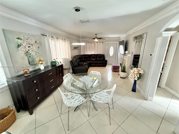 $775,000 | 300 Southwest 71st Avenue, Miami, FL 33144