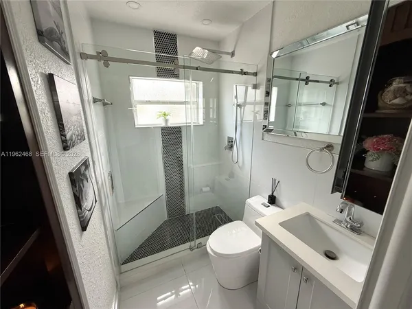 $775,000 | 300 Southwest 71st Avenue, Miami, FL 33144