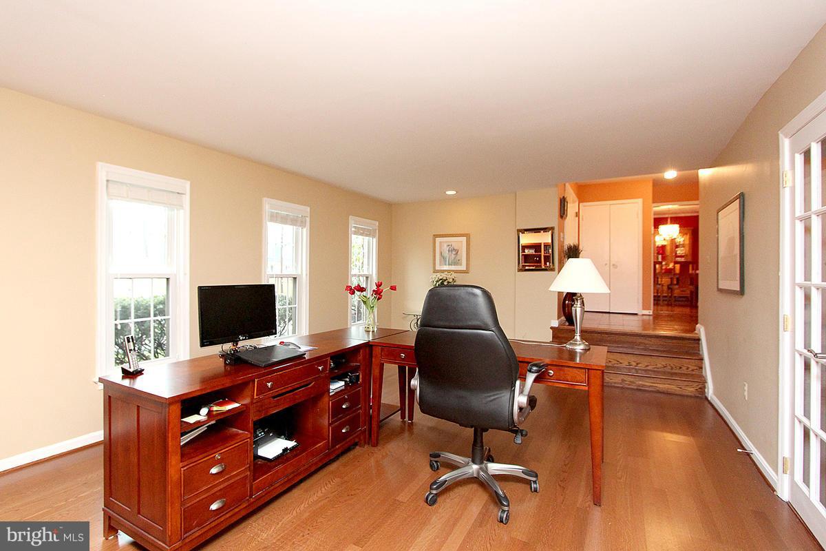 2316 North Gate Terrace Silver Spring, MD 20906 - Photo 14 of 30 Living Room