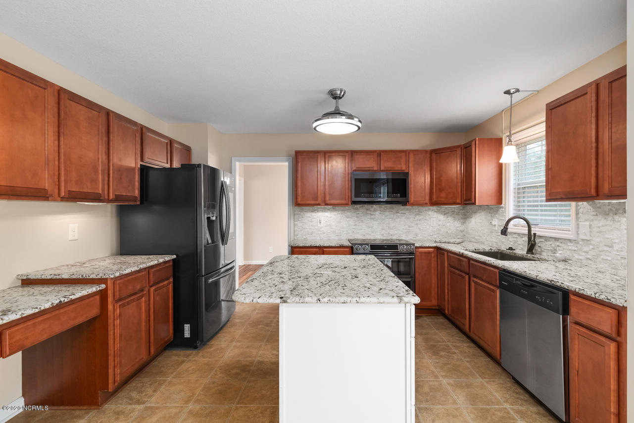 112 Saint Road Richlands, NC 28574 - Photo 12 of 42 12