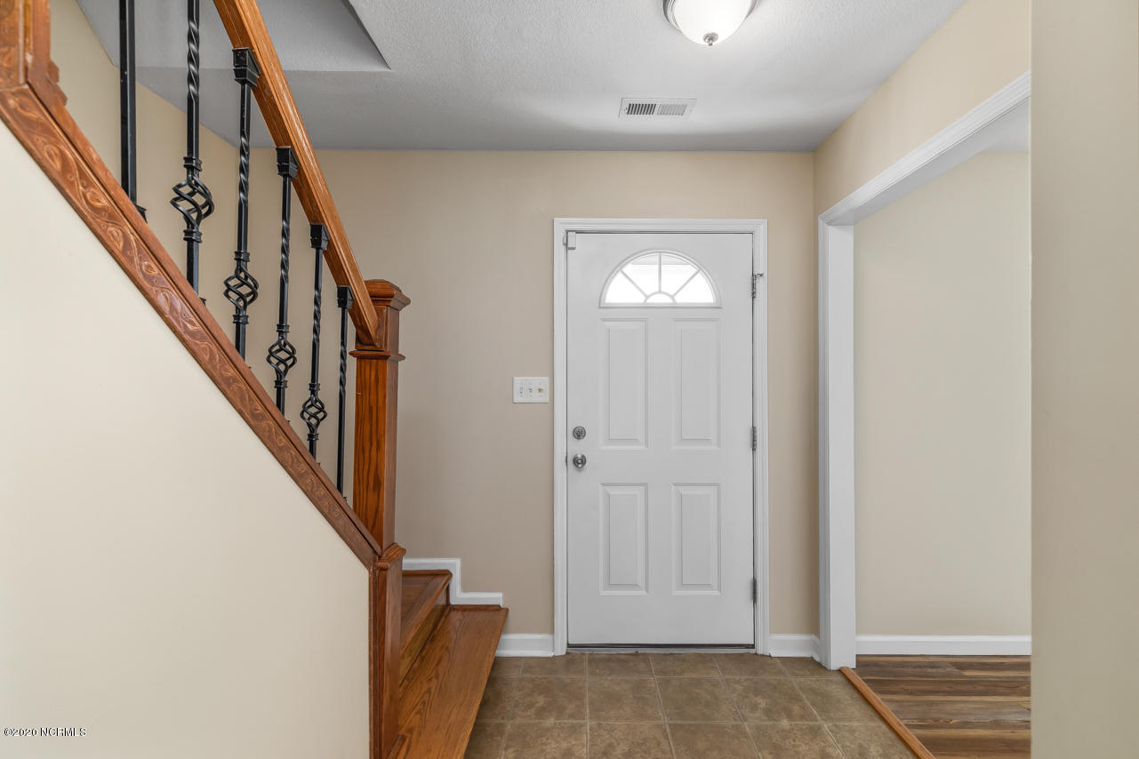 112 Saint Road Richlands, NC 28574 - Photo 5 of 42 5