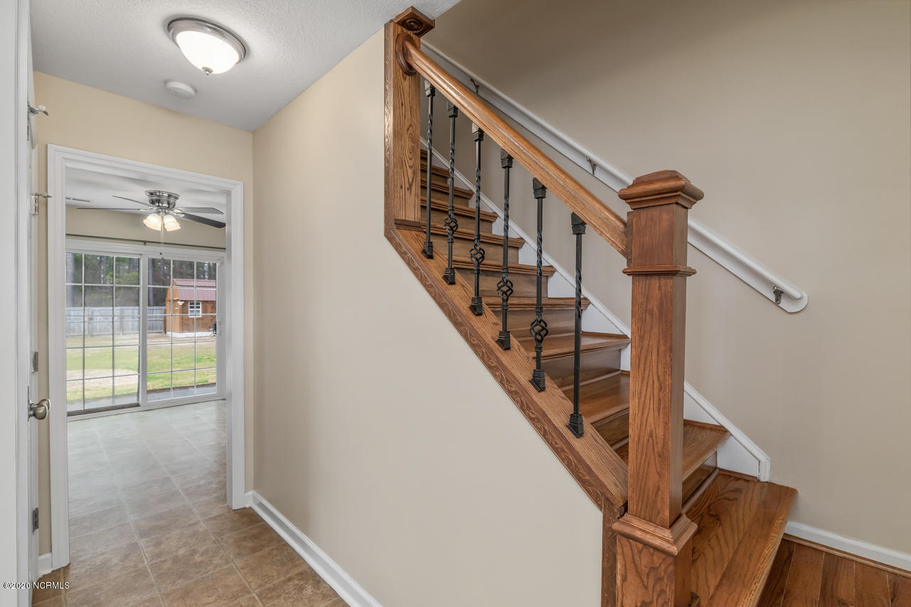 112 Saint Road Richlands, NC 28574 - Photo 6 of 42 6