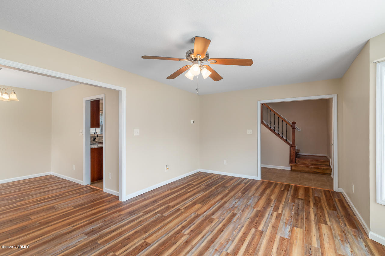 112 Saint Road Richlands, NC 28574 - Photo 7 of 42 7