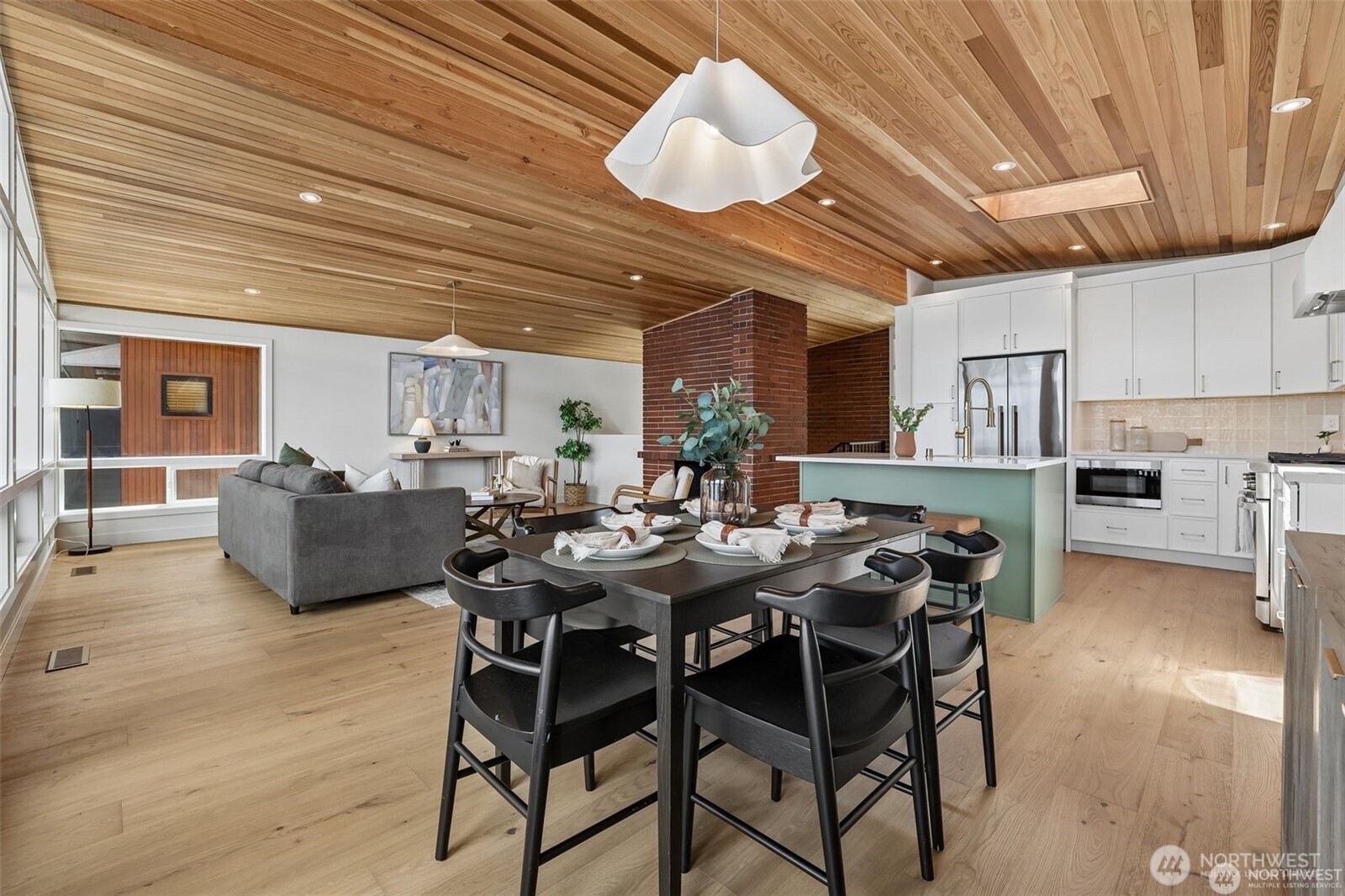 12582 Riviera Place Northeast Seattle, WA 98125 - Photo 13 of 40 Gallery Image 13