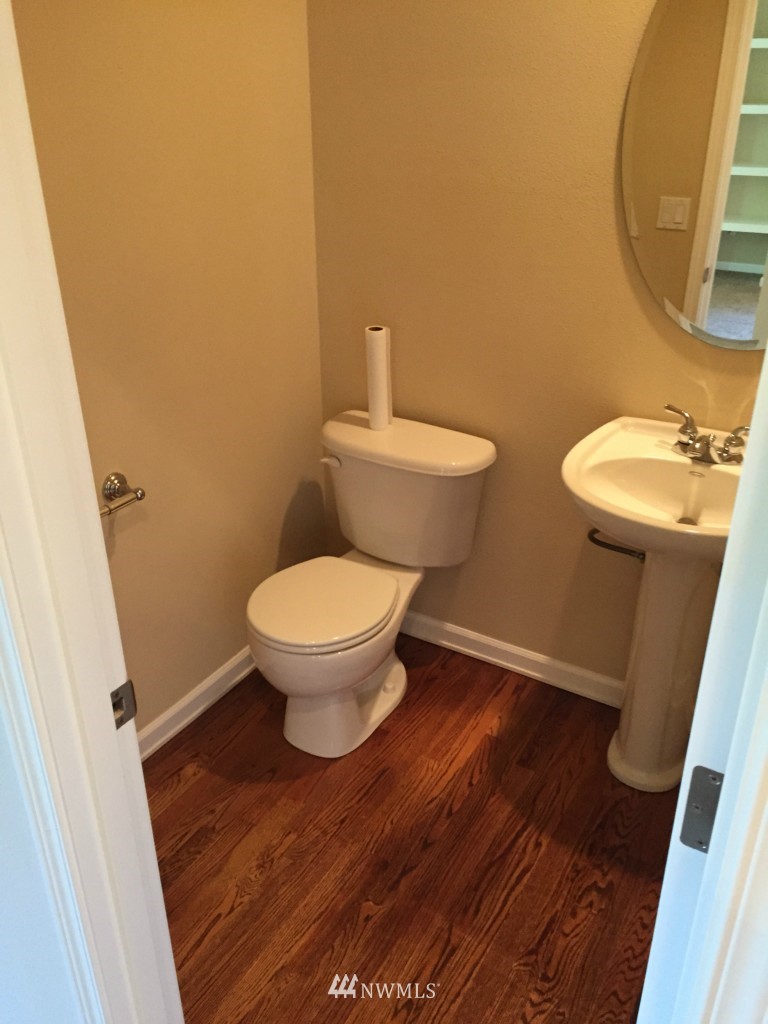 3927 Northeast 9th Place Renton, WA 98056 - Photo 12 of 24