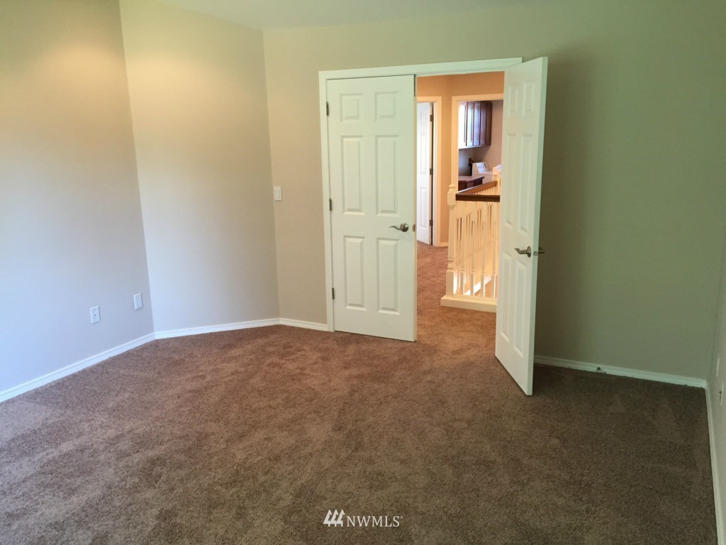 3927 Northeast 9th Place Renton, WA 98056 - Photo 18 of 24