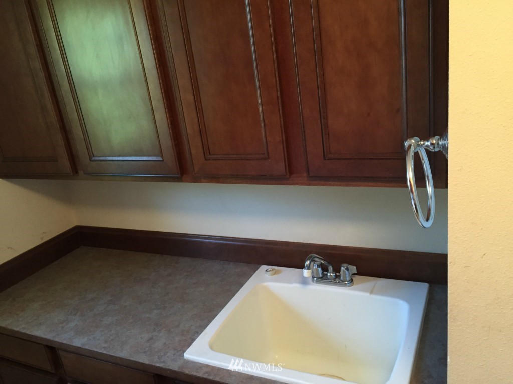 3927 Northeast 9th Place Renton, WA 98056 - Photo 19 of 24