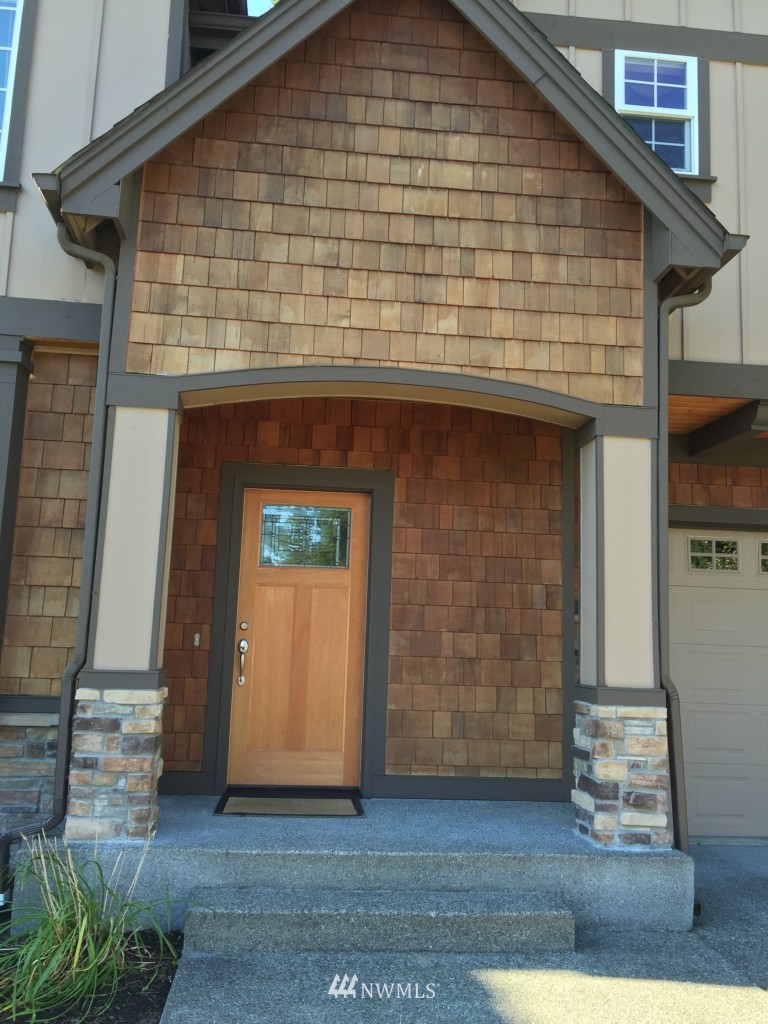 3927 Northeast 9th Place Renton, WA 98056 - Photo 3 of 24