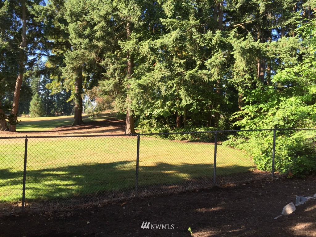 3927 Northeast 9th Place Renton, WA 98056 - Photo 22 of 24