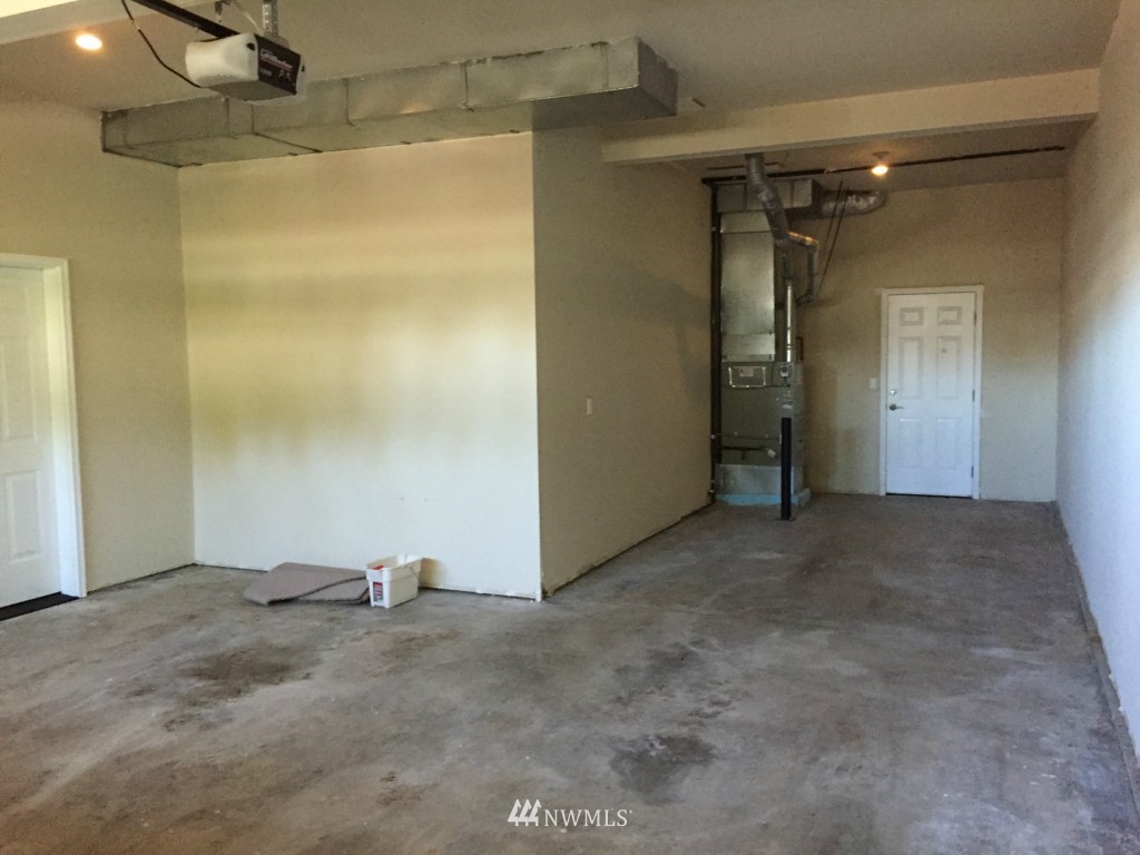 3927 Northeast 9th Place Renton, WA 98056 - Photo 23 of 24
