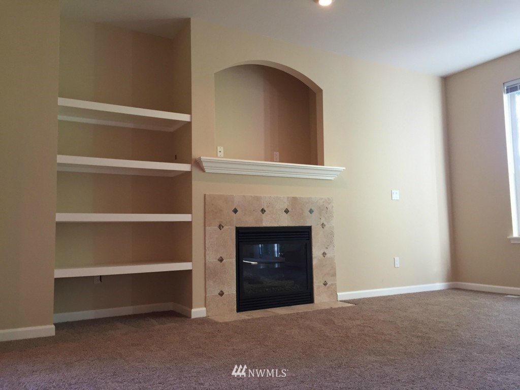 3927 Northeast 9th Place Renton, WA 98056 - Photo 7 of 24