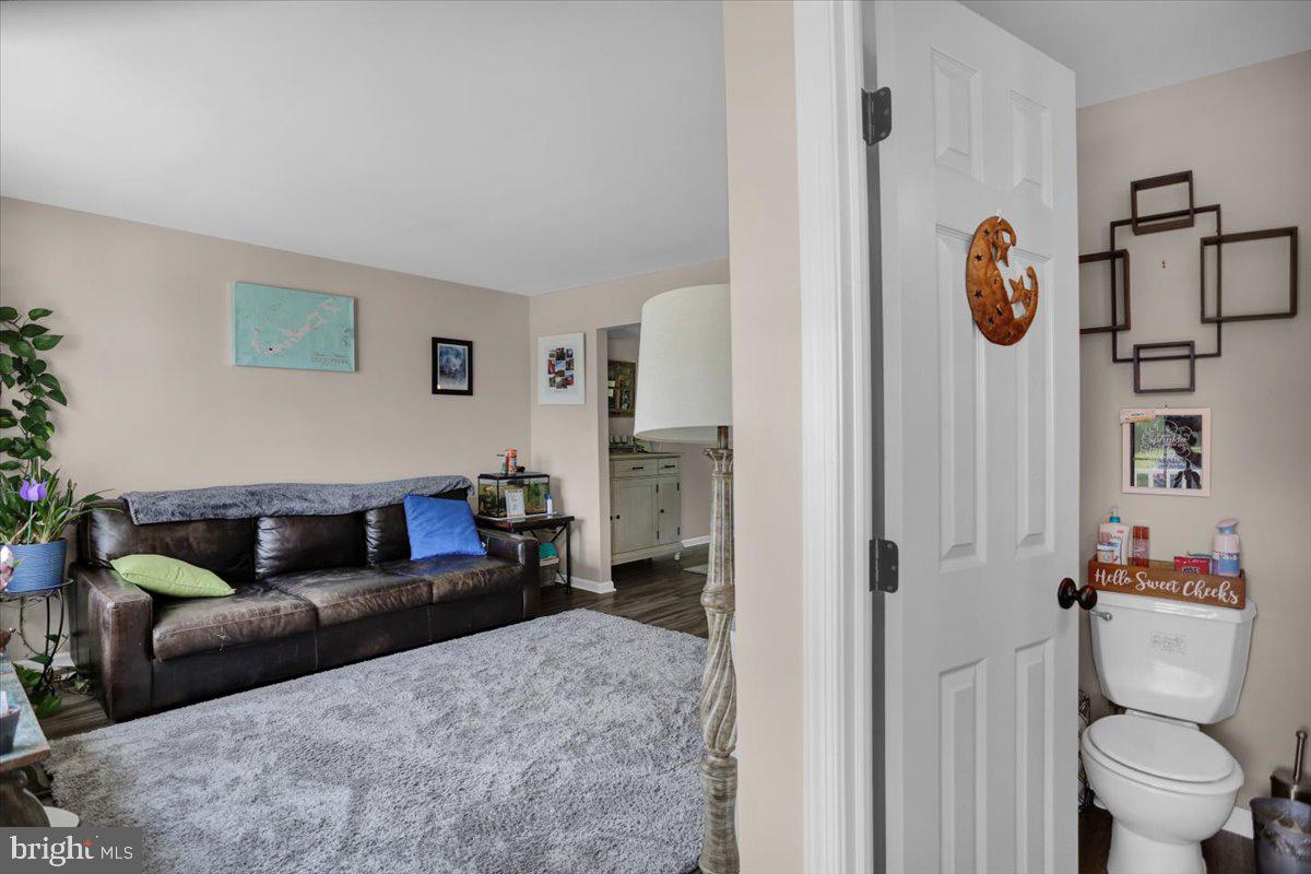 304 Longview Drive Reading, PA 19608 - Photo 5 of 38