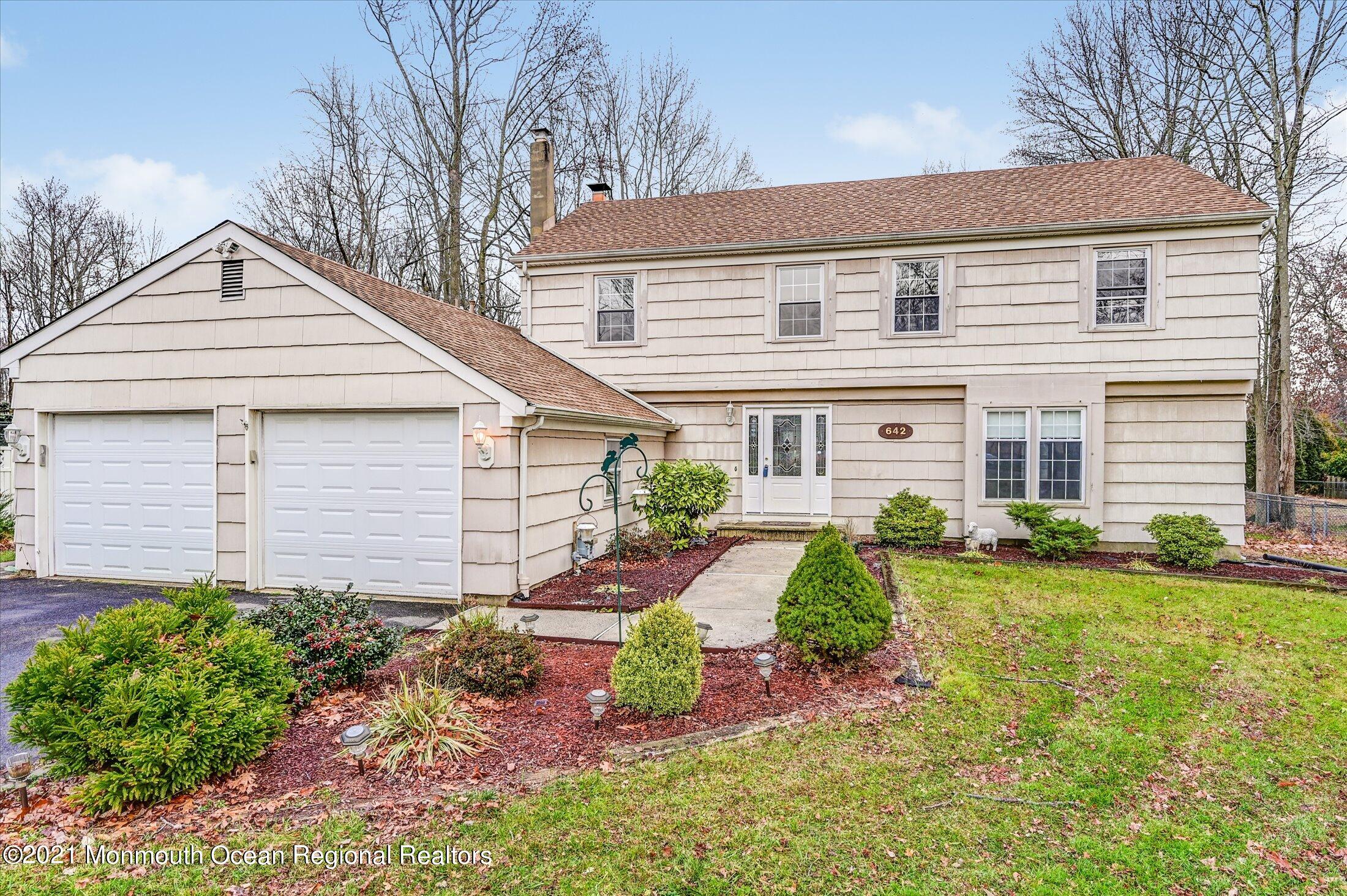 642 Tennent Road Manalapan, NJ 07726 - Photo 1 of 34 02-18179488