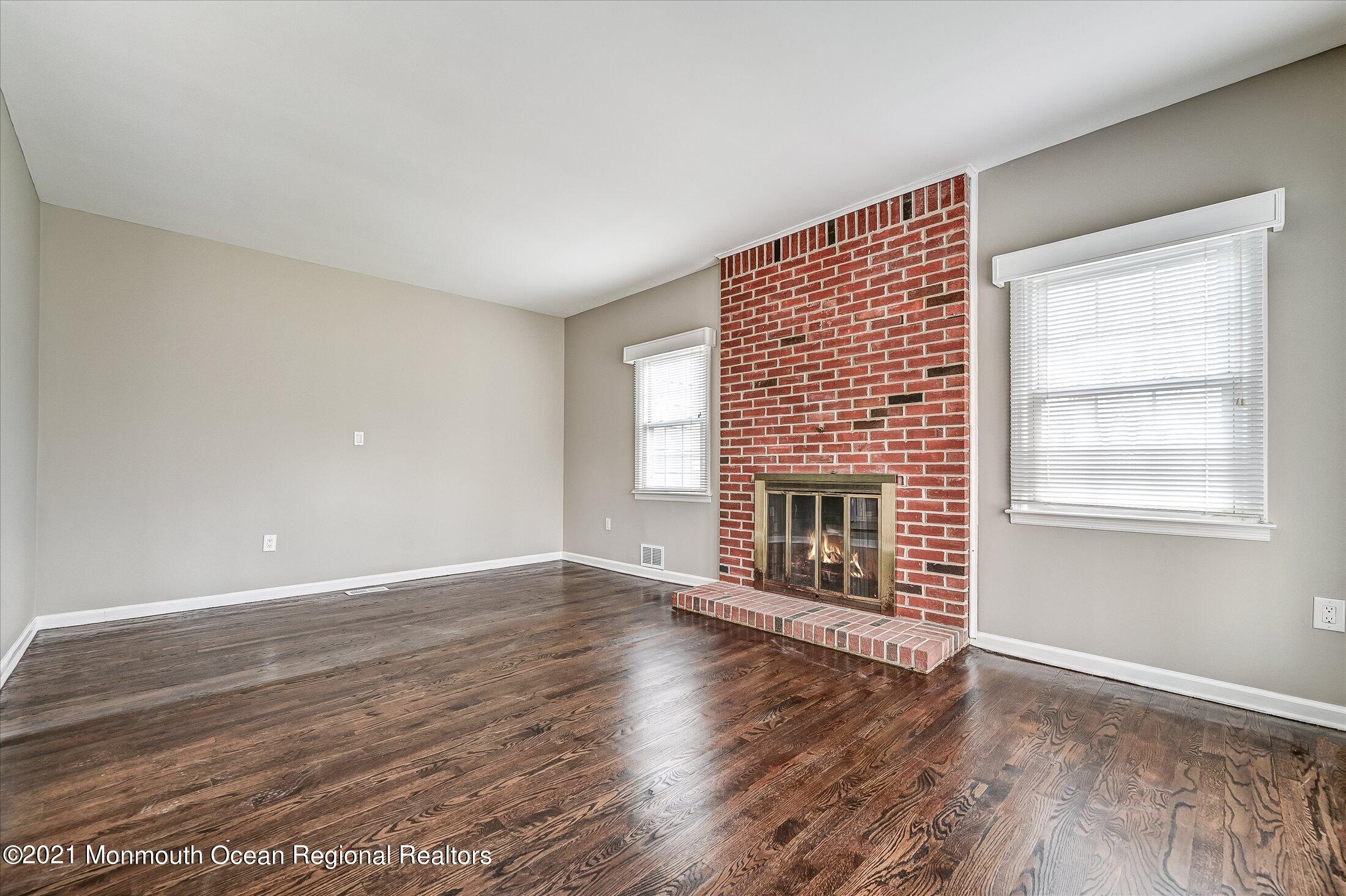 642 Tennent Road Manalapan, NJ 07726 - Photo 15 of 34 17-18179468