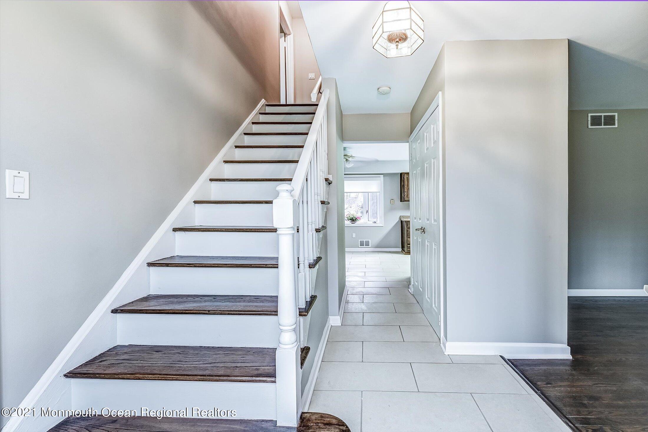 642 Tennent Road Manalapan, NJ 07726 - Photo 19 of 34 04-18179432