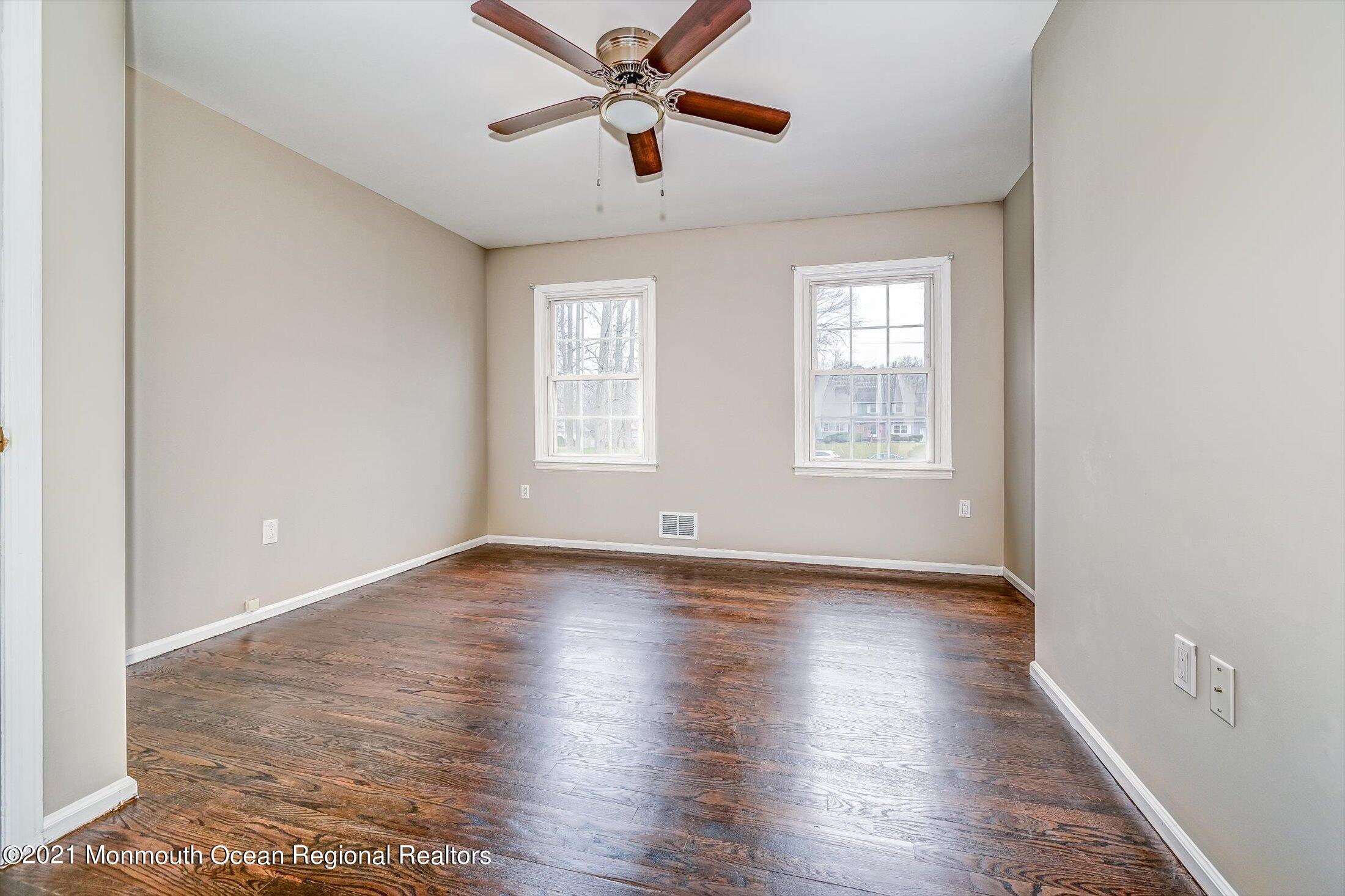 642 Tennent Road Manalapan, NJ 07726 - Photo 26 of 34 27-18179481
