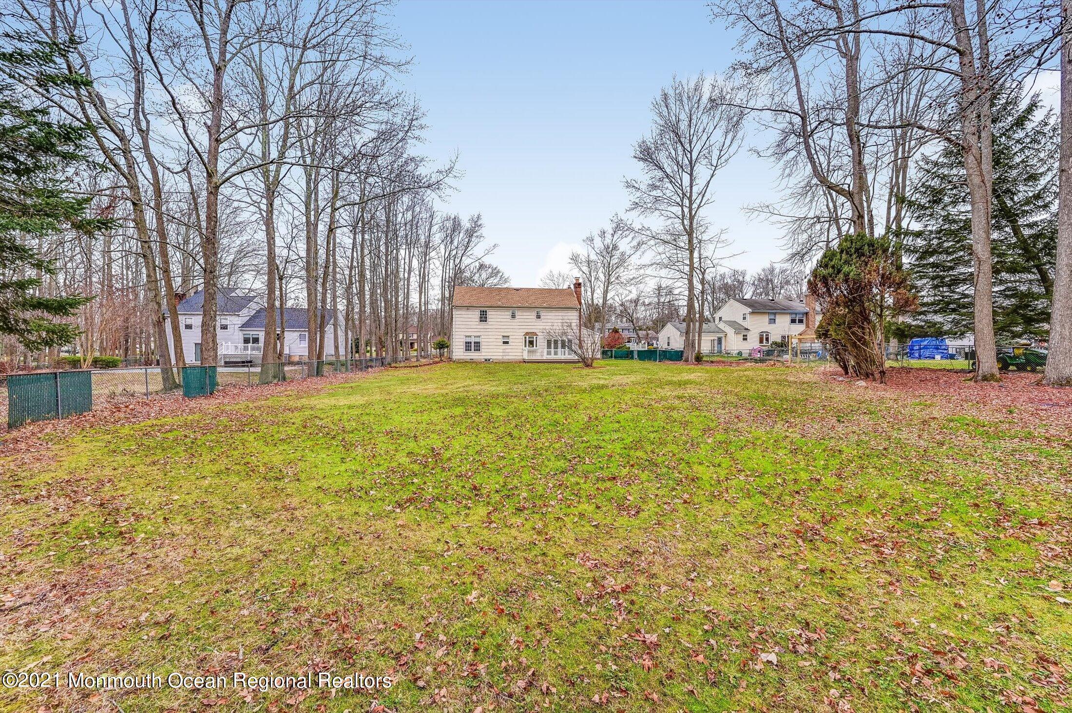 642 Tennent Road Manalapan, NJ 07726 - Photo 32 of 34 33-18179485