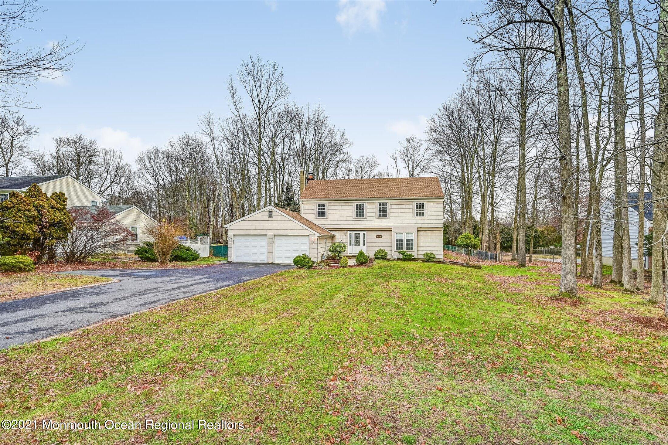 642 Tennent Road Manalapan, NJ 07726 - Photo 33 of 34 35-18179489