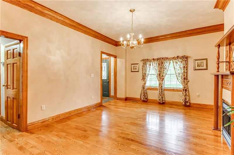 232 Spring Street Oakdale, PA 15071 - Photo 3 of 24