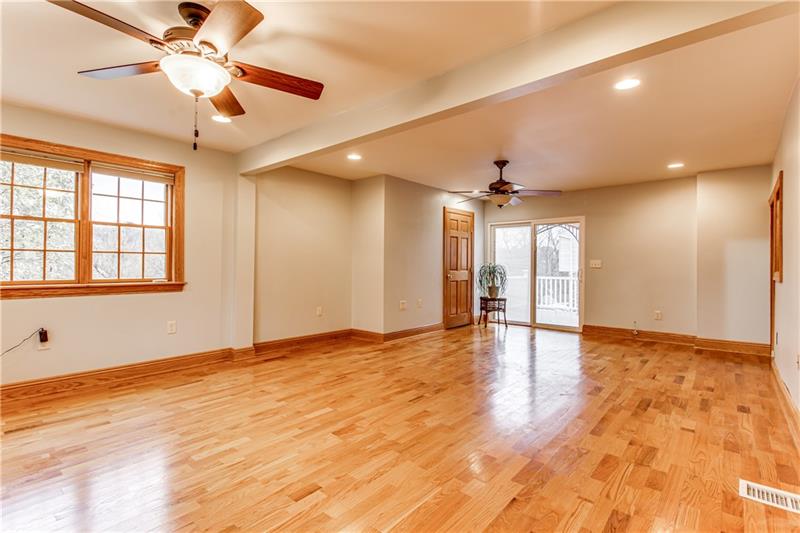 232 Spring Street Oakdale, PA 15071 - Photo 6 of 24