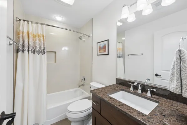 $1,495,000 | 700 Swain Avenue, Elmhurst, IL 60126