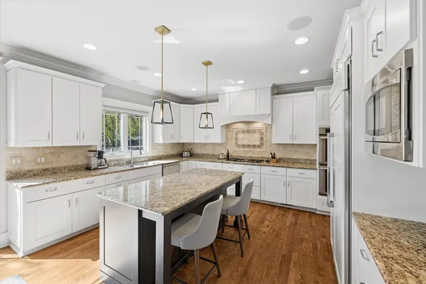 $1,495,000 | 700 Swain Avenue, Elmhurst, IL 60126